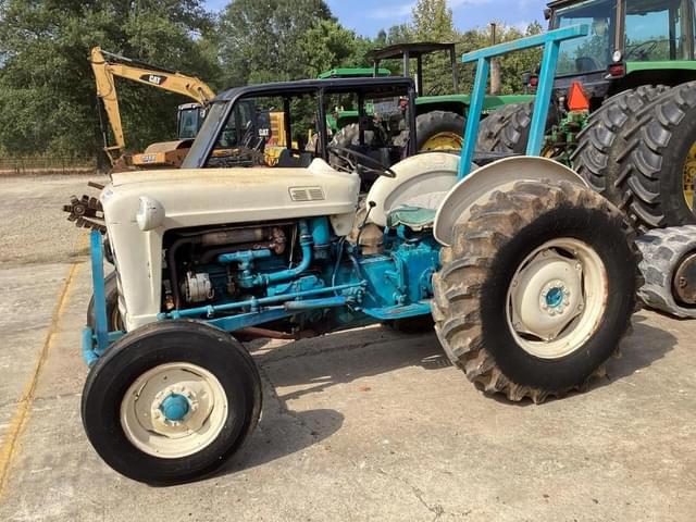 Image of Ford 4000 equipment image 1