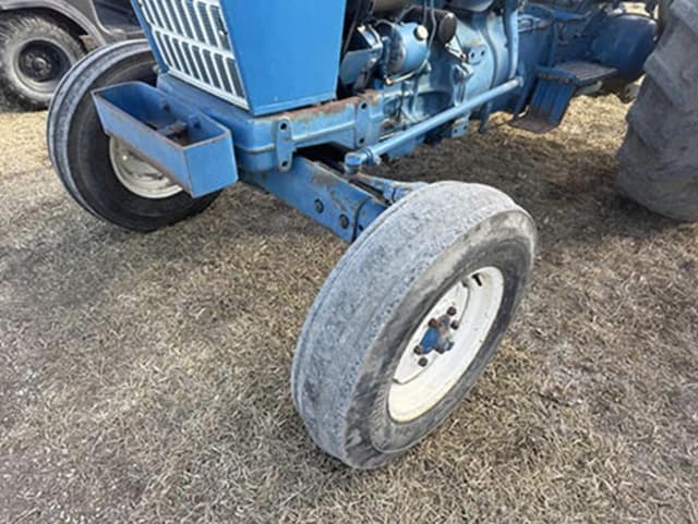 Image of Ford 4000 equipment image 1