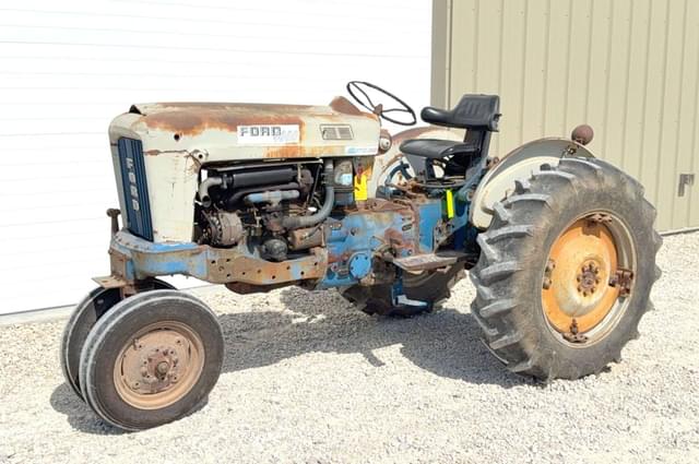Image of Ford 4000 equipment image 1