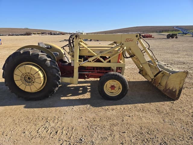 Image of Ford 4000 equipment image 1