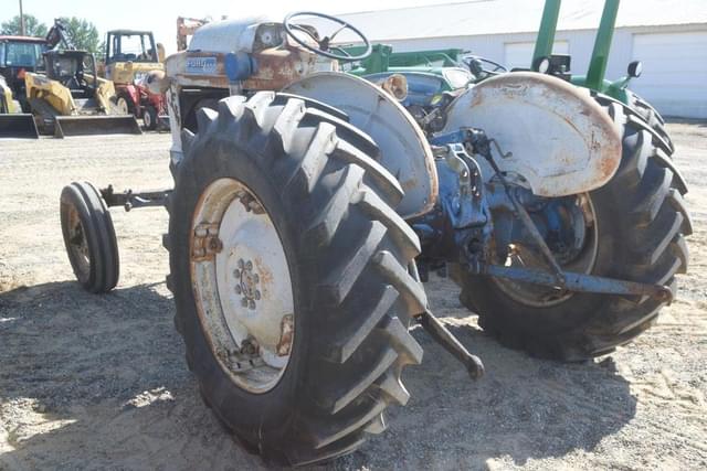 Image of Ford 4000 equipment image 1