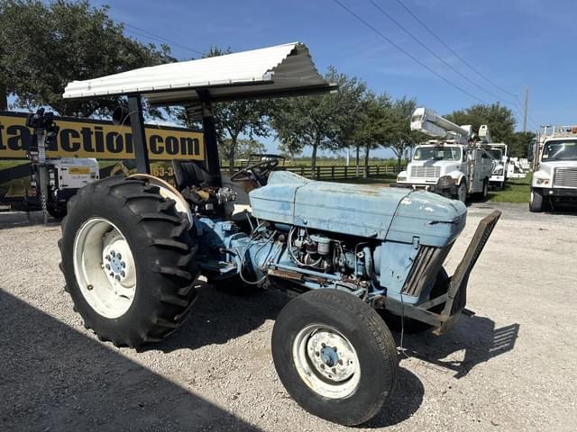 Image of Ford 4000 equipment image 3