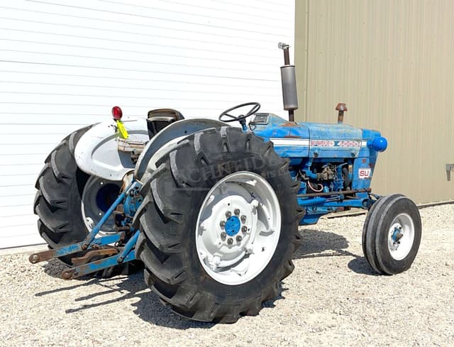 Image of Ford 4000SU equipment image 4