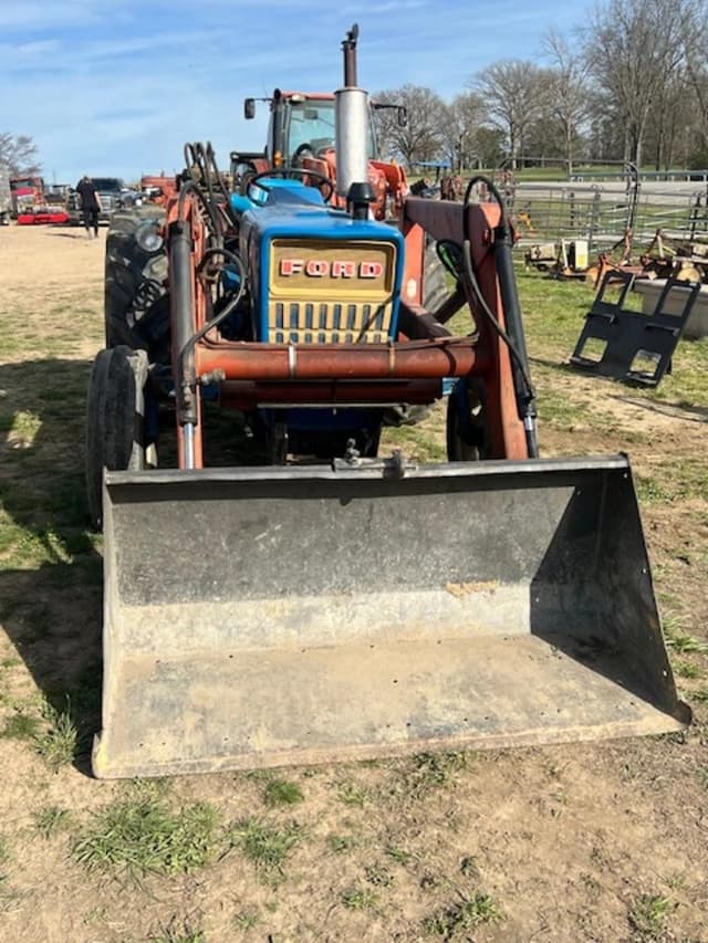 Image of Ford 4000 equipment image 1