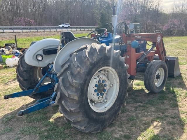 Image of Ford 4000 equipment image 4