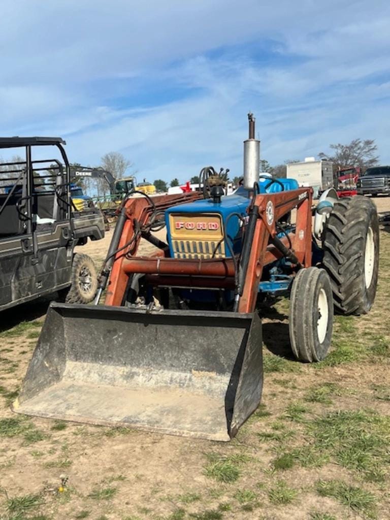 Ford 4000 Equipment Image0