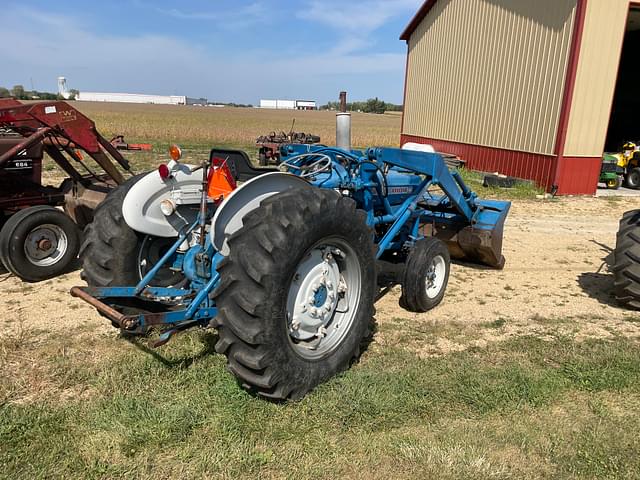 Image of Ford 4000 equipment image 4