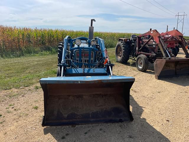 Image of Ford 4000 equipment image 1