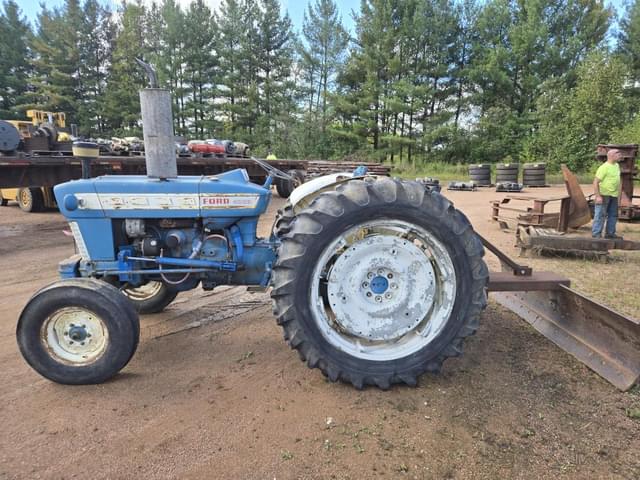 Image of Ford 4000 equipment image 1