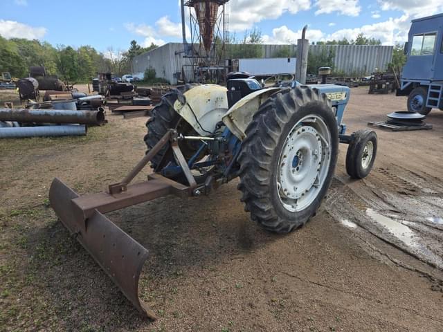 Image of Ford 4000 equipment image 3