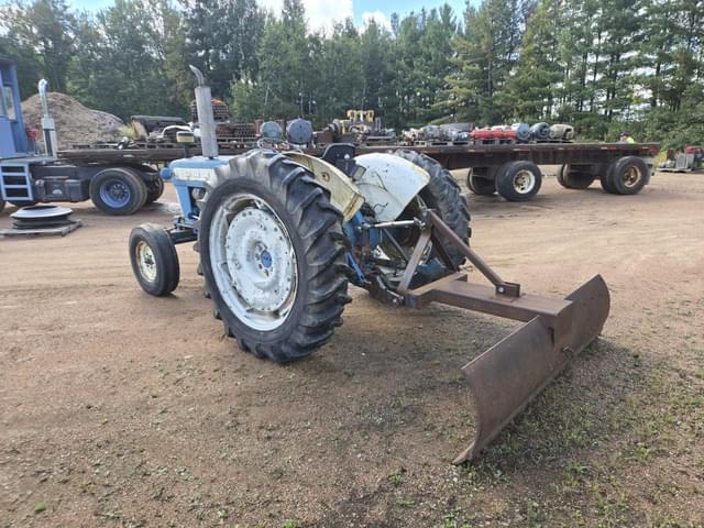 Image of Ford 4000 equipment image 2