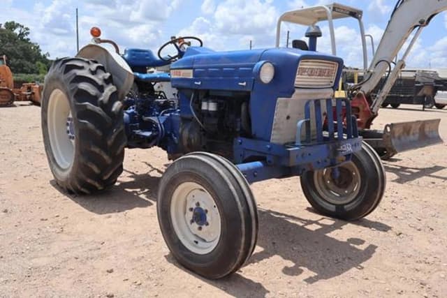 Image of Ford 4000 equipment image 1