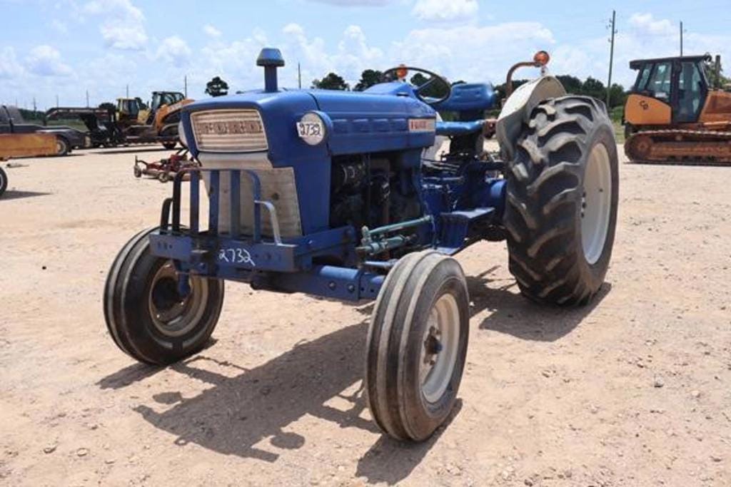 Ford 4000 Equipment Image0