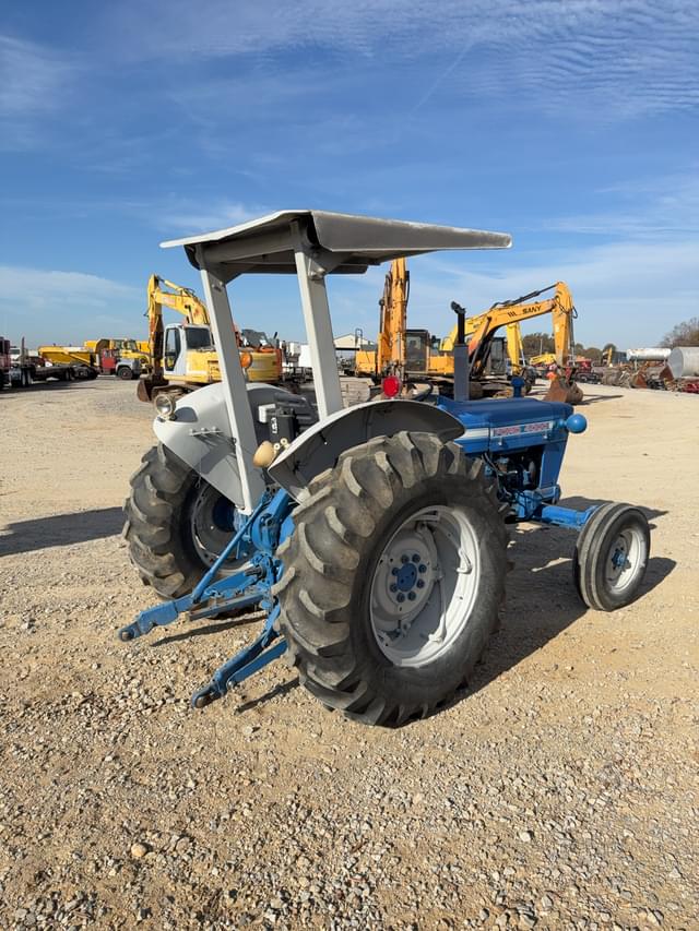 Image of Ford 4000 equipment image 2