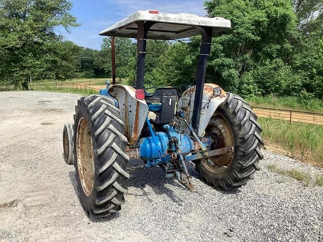 Image of Ford 4000 equipment image 3