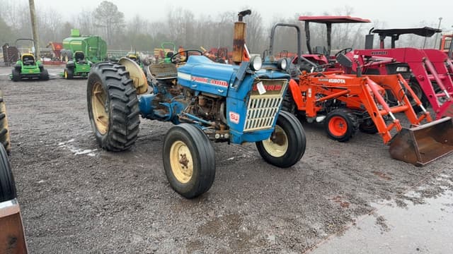 Image of Ford 4000 equipment image 2