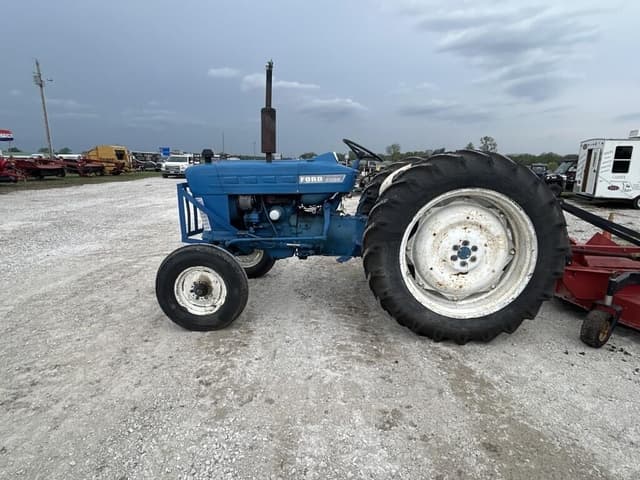 Image of Ford 4000 equipment image 1