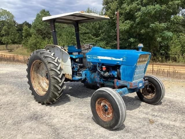 Image of Ford 4000 equipment image 4
