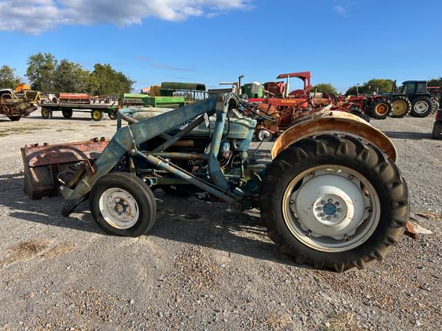 Image of Ford 4000 equipment image 1