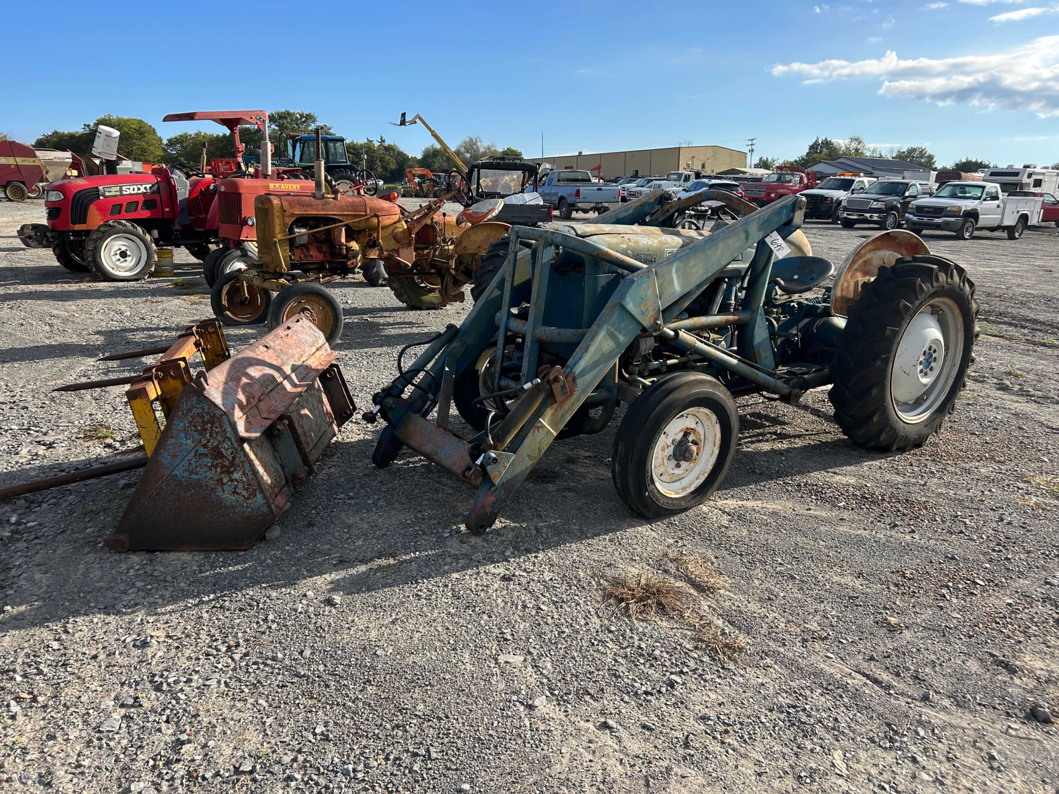 Ford 4000 Equipment Image0
