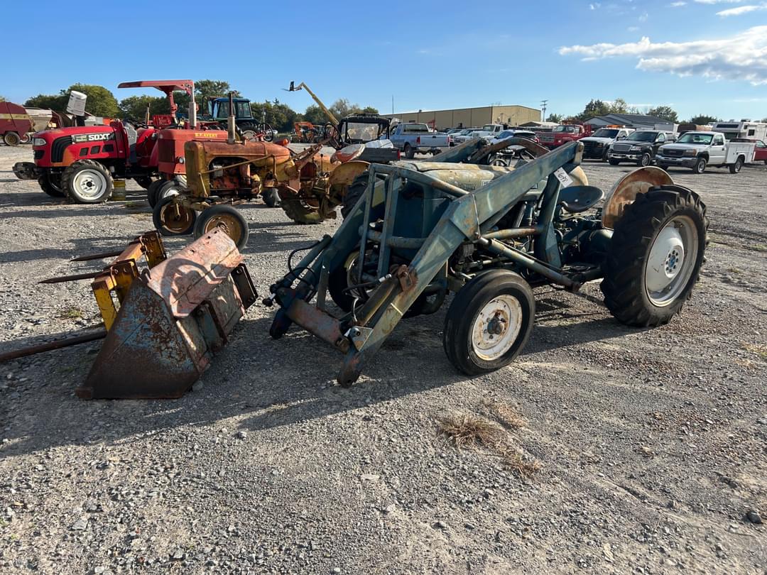 Image of Ford 4000 Primary image