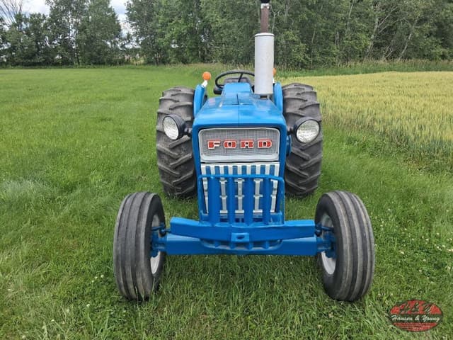 Image of Ford 4000 equipment image 4