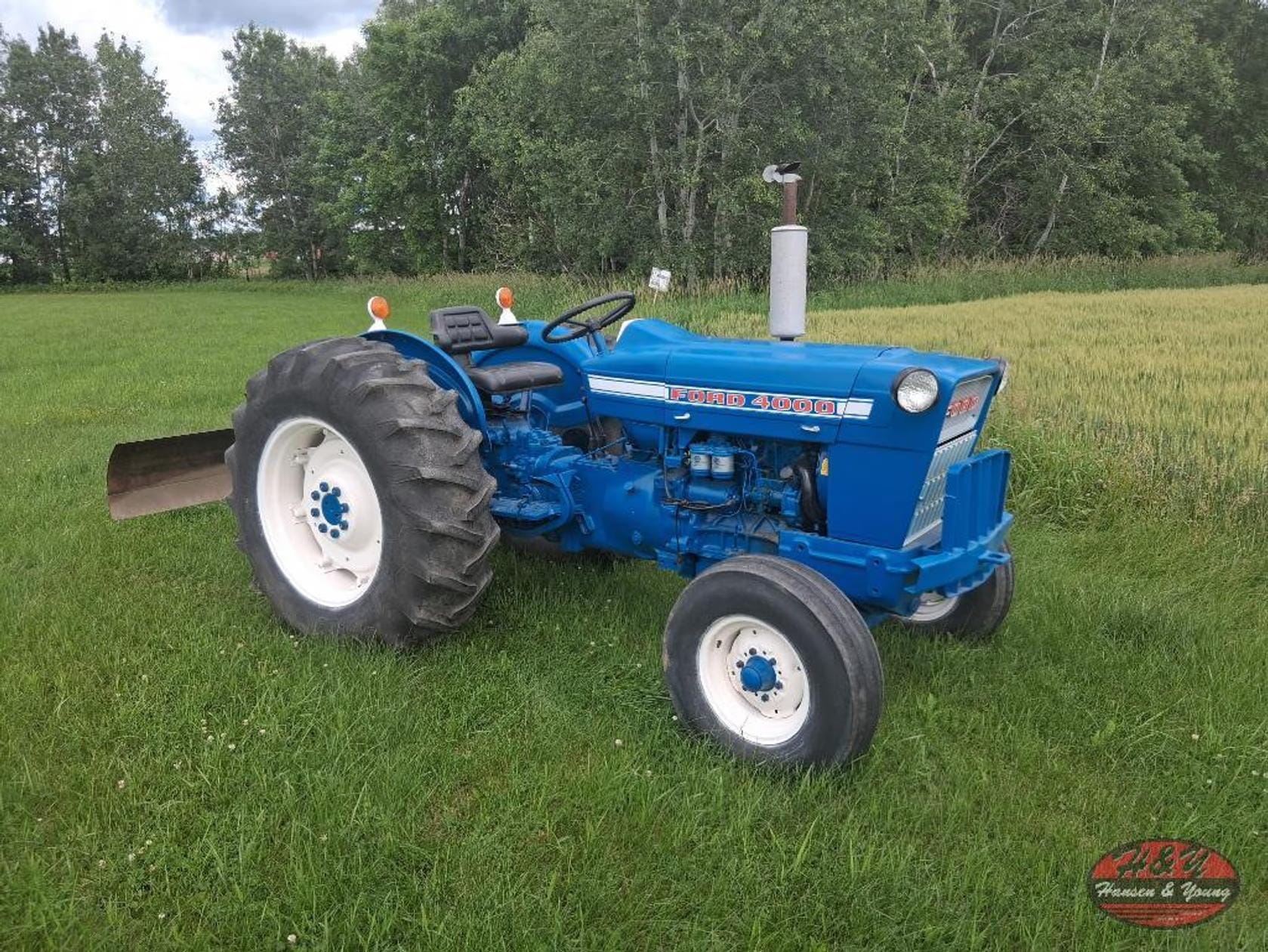 Ford 4000 Equipment Image0