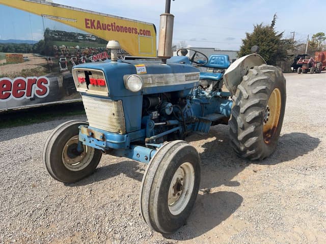 Image of Ford 4000 equipment image 2