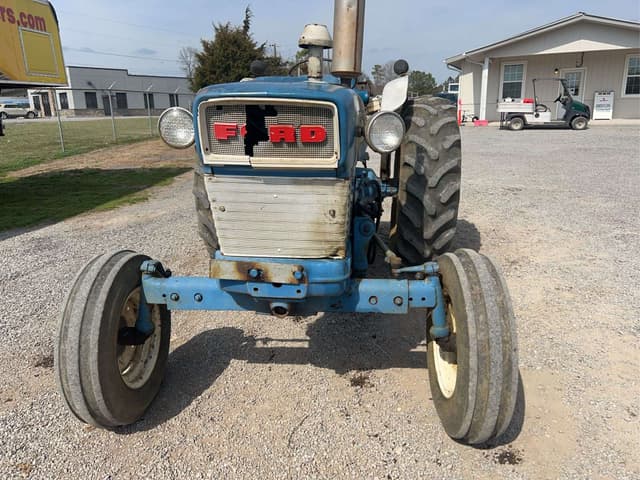 Image of Ford 4000 equipment image 4