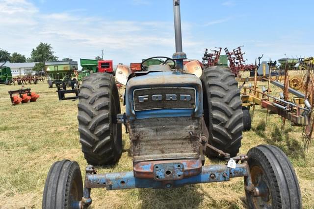 Image of Ford 4000 equipment image 3
