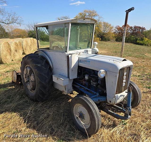 Image of Ford 4000 equipment image 2