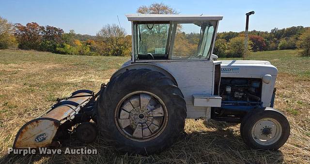 Image of Ford 4000 equipment image 3