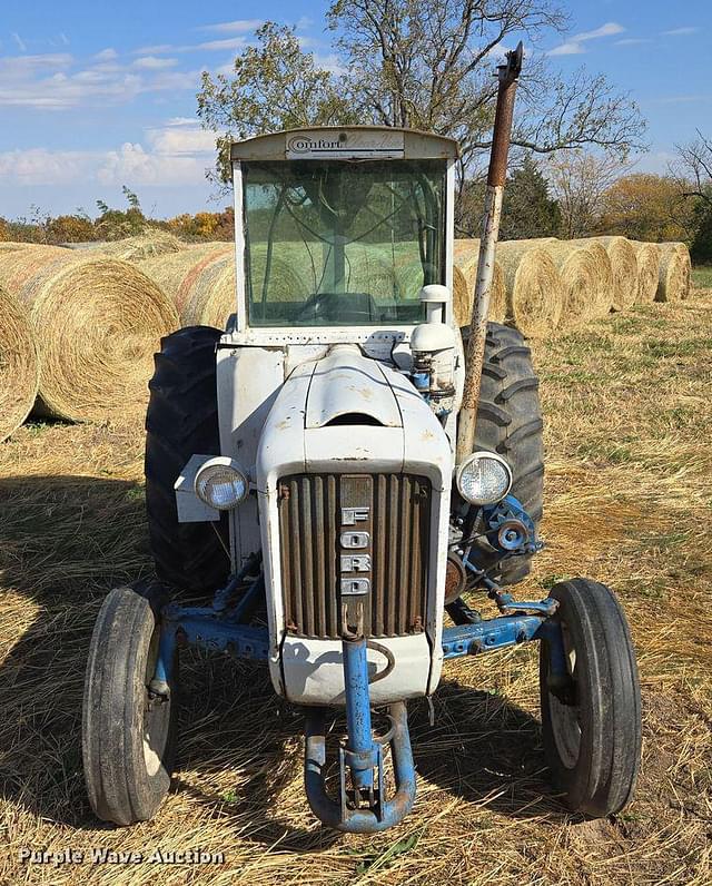 Image of Ford 4000 equipment image 1