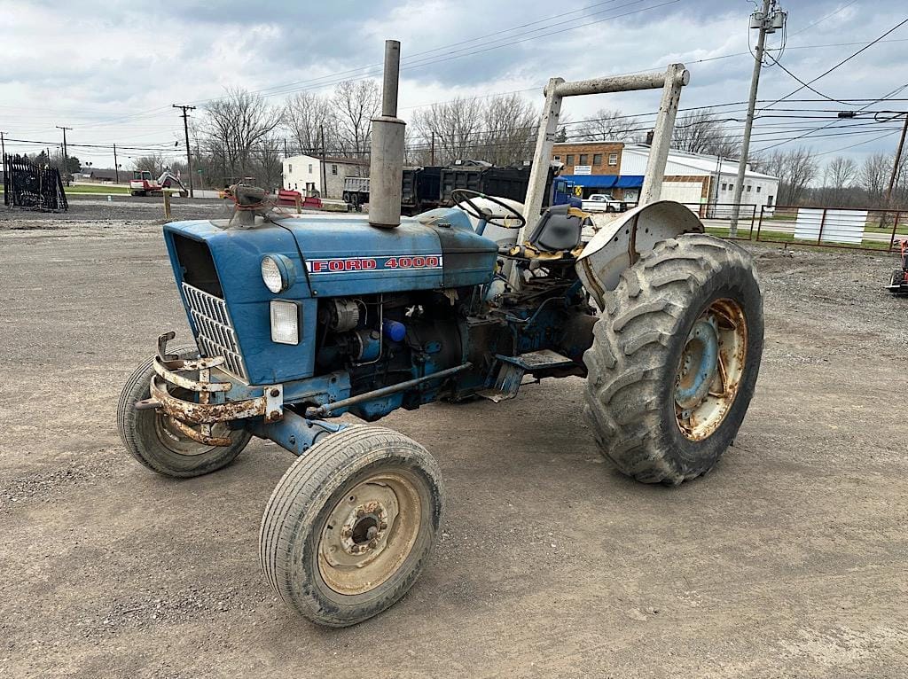 Ford 4000 Equipment Image0