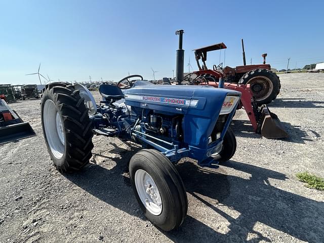 Image of Ford 4000 equipment image 2