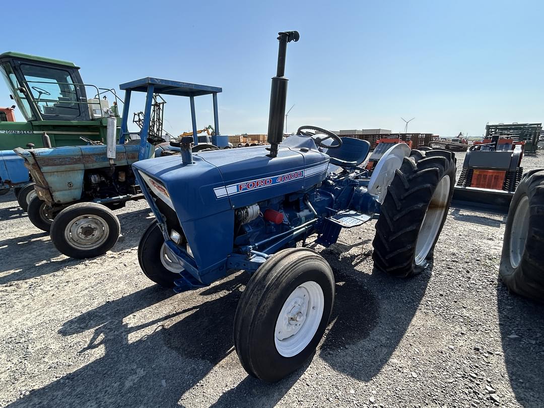 Image of Ford 4000 Primary image