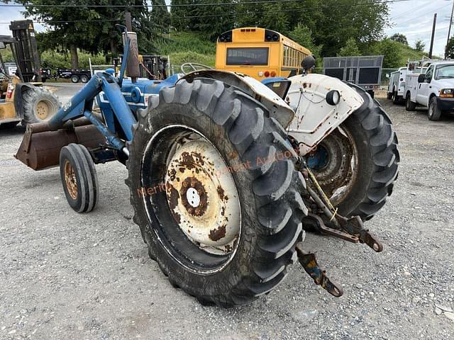 Image of Ford 4000 equipment image 2