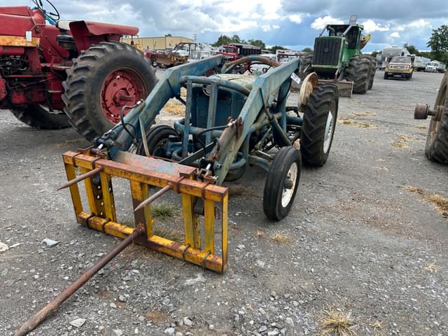 Image of Ford 4000 equipment image 1