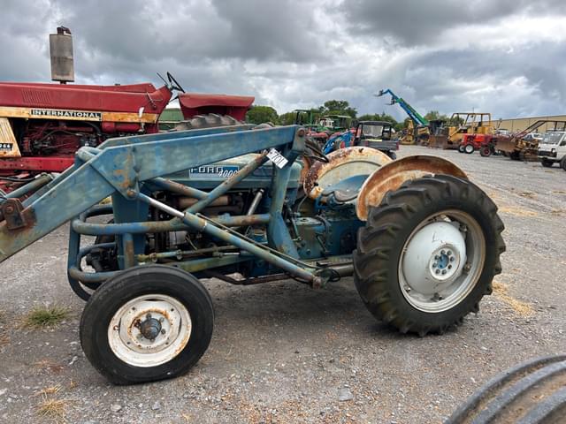 Image of Ford 4000 equipment image 3