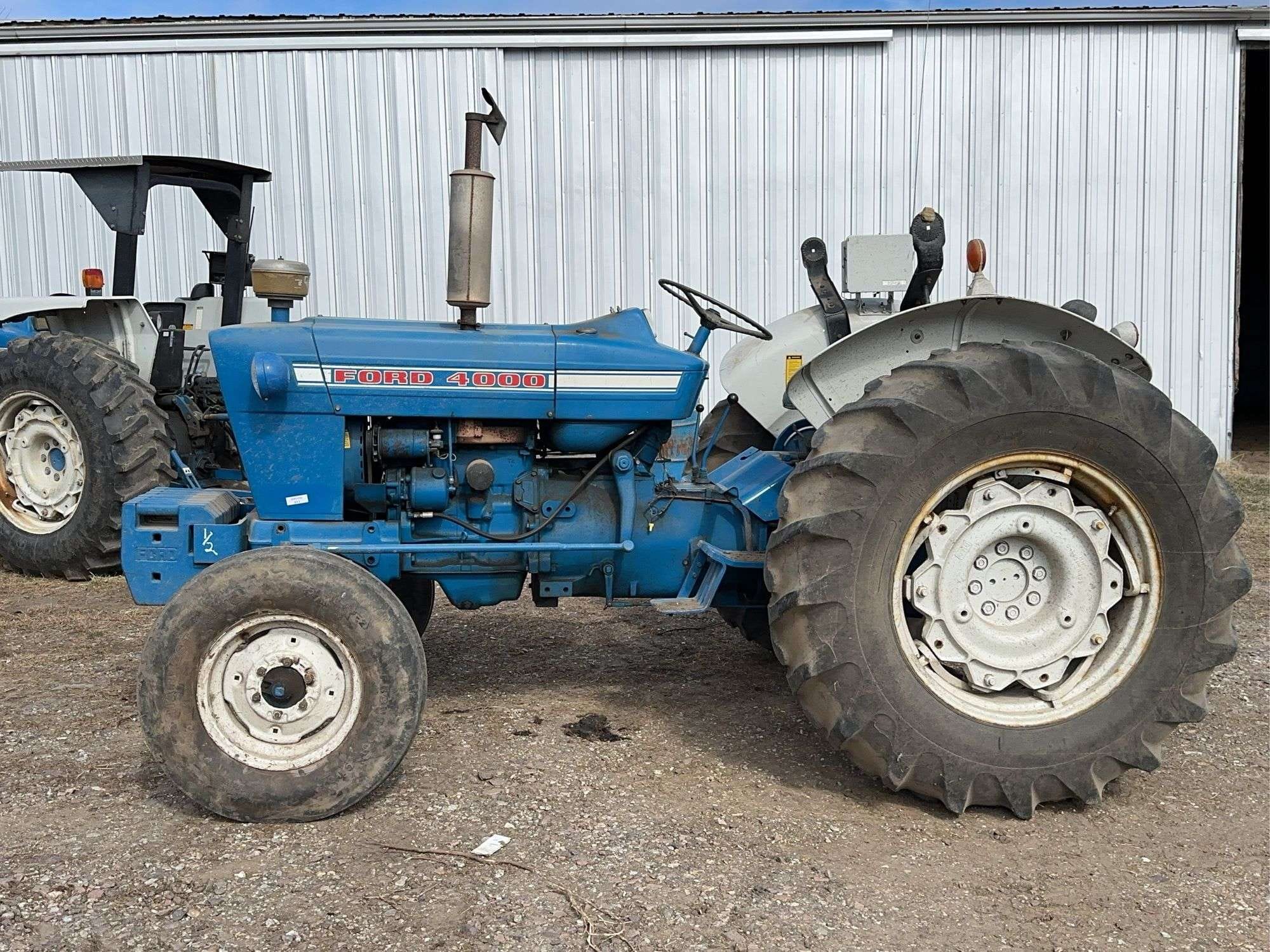 1974 Ford 4000 Equipment Image0