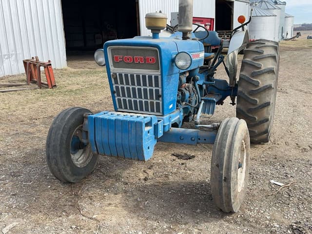 Image of Ford 4000 equipment image 2