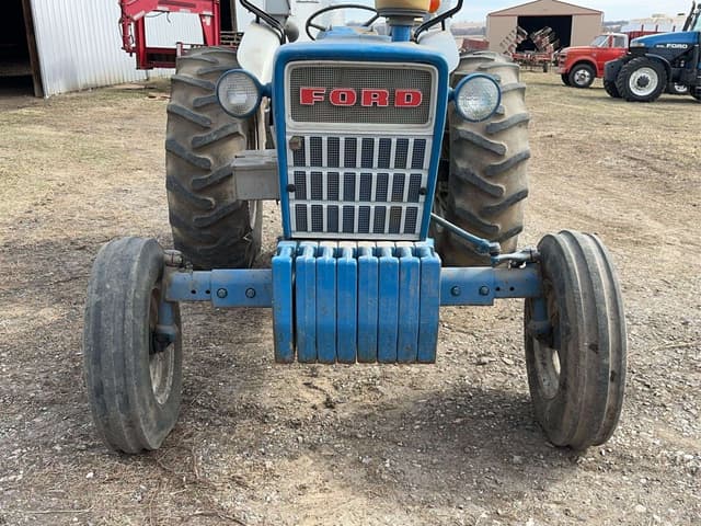 Image of Ford 4000 equipment image 3