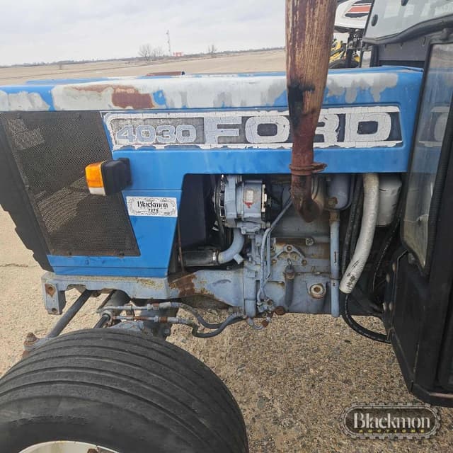 Image of Ford 4030 equipment image 3