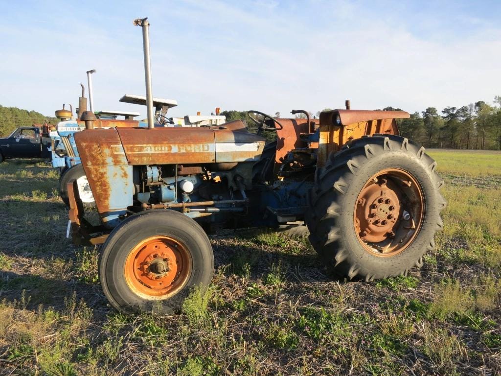 Ford 4100 Equipment Image0
