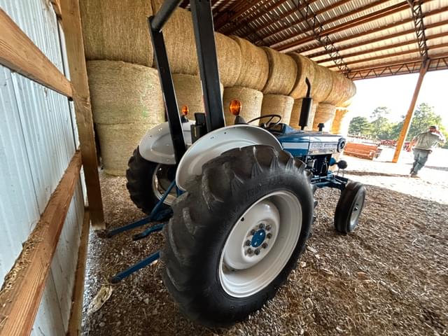 Image of Ford 4100 equipment image 4