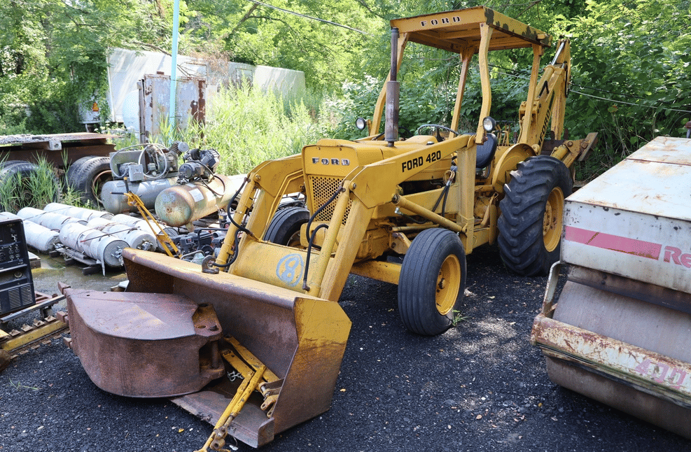 Ford 420 Equipment Image0