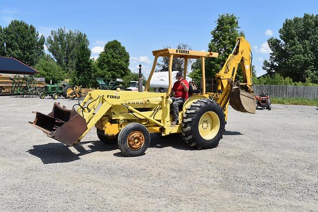 Image of Ford 4400 equipment image 1