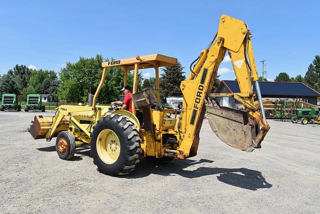 Image of Ford 4400 equipment image 3