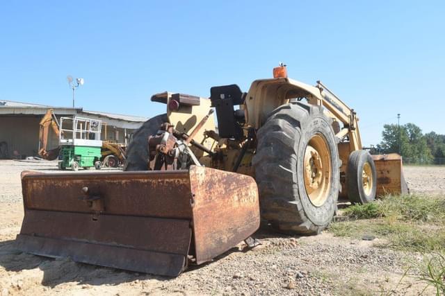 Image of Ford 445 equipment image 1