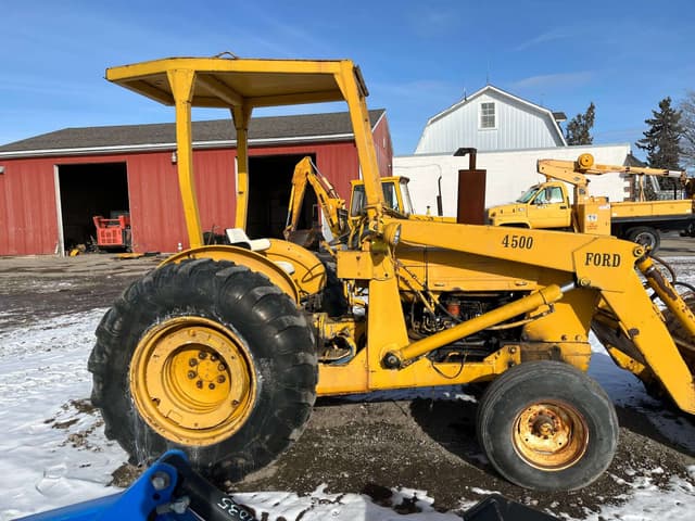Image of Ford 4500 equipment image 2
